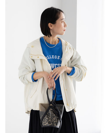 ナイロンマウンテンパーカー