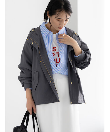 ナイロンマウンテンパーカー