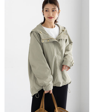 ナイロンマウンテンパーカー