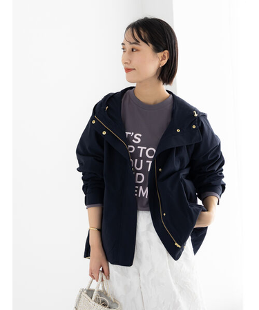 ナイロンマウンテンパーカー