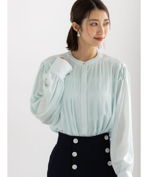 プリーツサテンブラウス