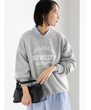 裏毛ロゴプルオーバー