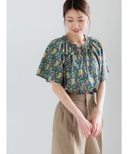 【LIBERTY FABRICS】フリルネックブラウス