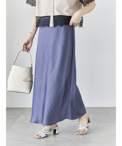 バイアスサテンスカート