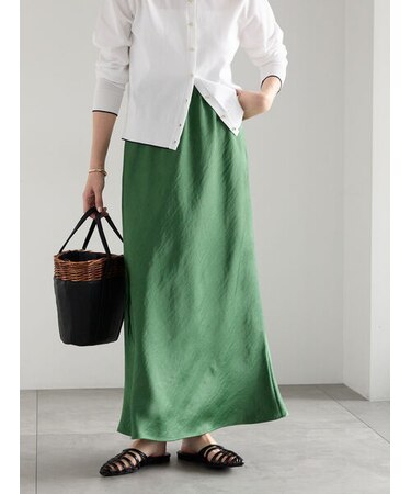 バイアスサテンスカート