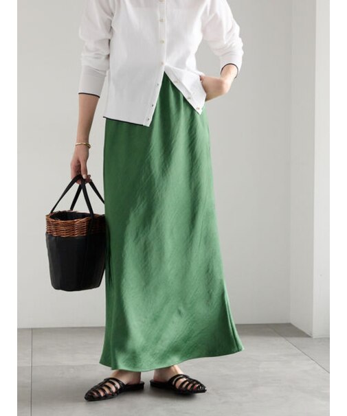 バイアスサテンスカート