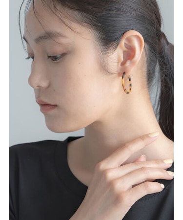 べっこう風フープピアス