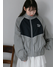 グレー