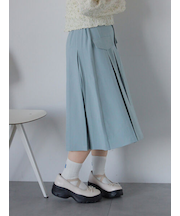 ミディ丈プリーツスカート