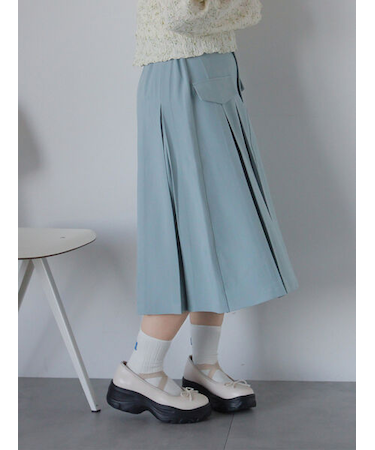 ミディ丈プリーツスカート
