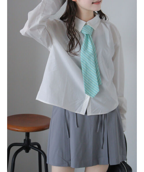 ネクタイ付きシャツ