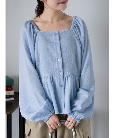 スクエアネックブラウス