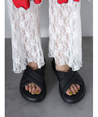 クロスボリュームサンダル