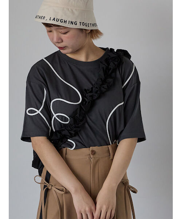 ライン柄Tシャツ