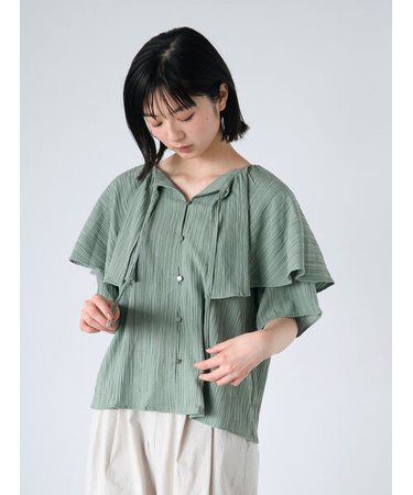 シワ加工ケープカラーブラウス
