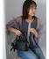 グレー