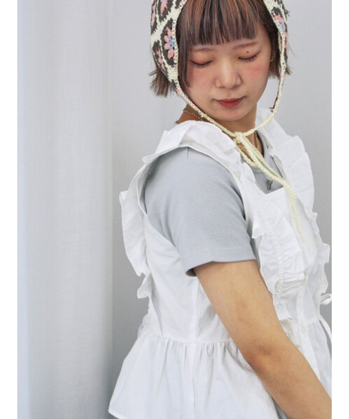 フリルノースリーブブラウス