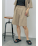 ベージュ
