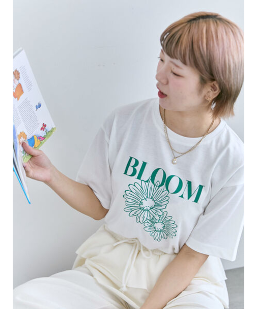 花モチーフTシャツ