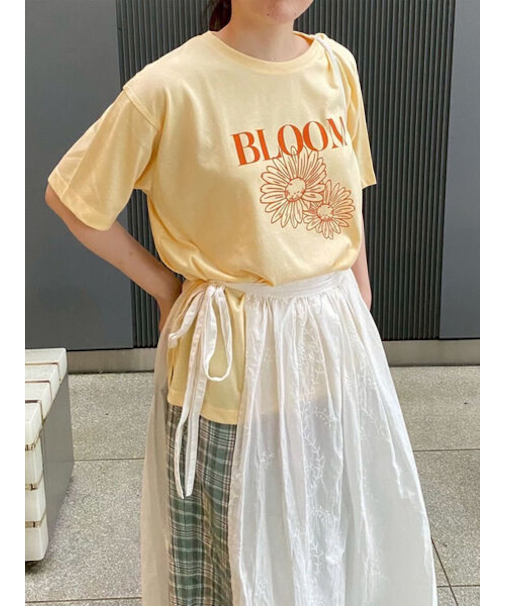 花モチーフTシャツ