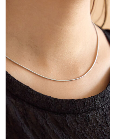 スネークチェーンネックレス