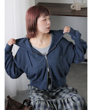 ショート丈ジップパーカー