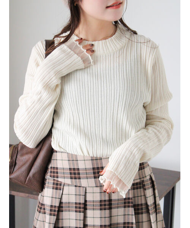 袖フリルモックネックニット
