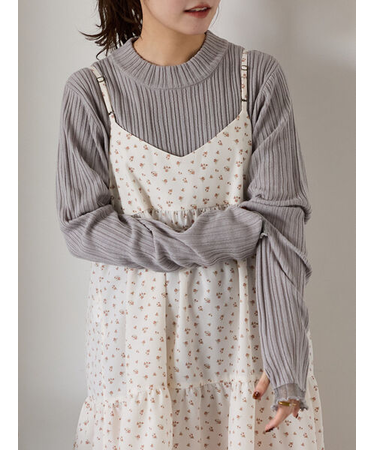 袖フリルモックネックニット