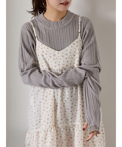 袖フリルモックネックニット