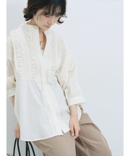 ピンタックブラウス