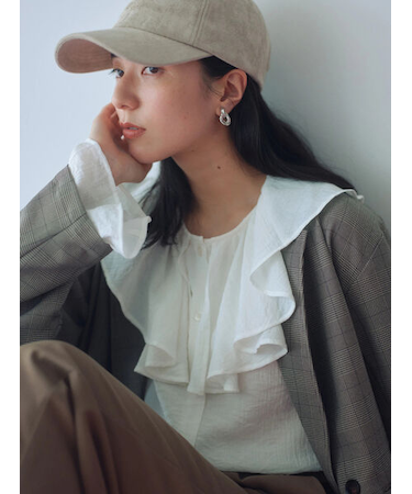 ラッフルカラーブラウス