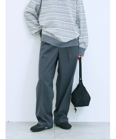 サイドタブ付きパンツ