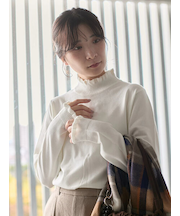 フリル衿ニットプルオーバー