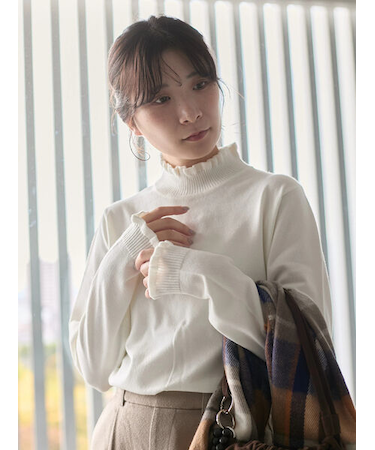 フリル衿ニットプルオーバー