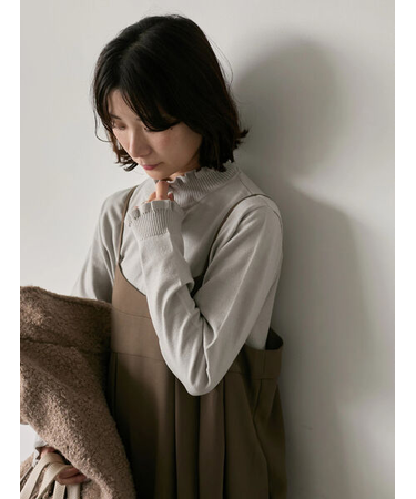 フリル衿ニットプルオーバー