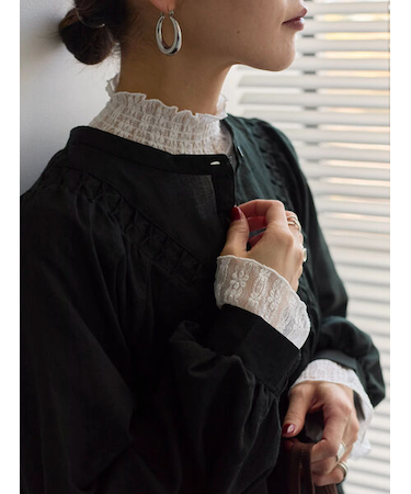 襟袖フリルカットソー