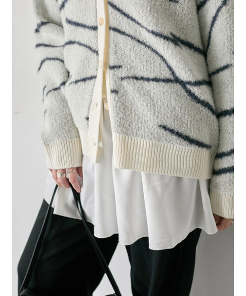 ペプラムプルオーバー