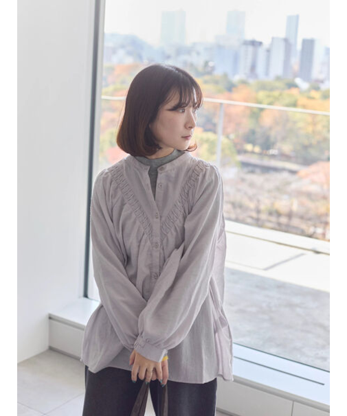 切替タックブラウス