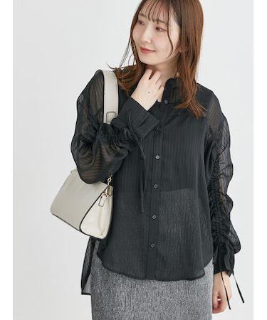 袖シャーリングシアーストライプブラウス