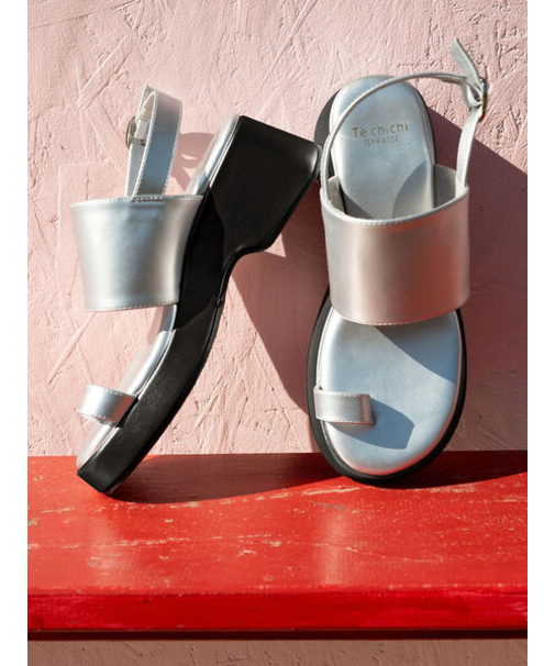 厚底ヒールストラップサンダル《2025summer catalog item》