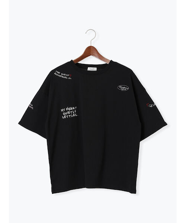 ランダム刺繍ロゴTシャツ