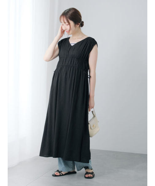 リネン混Vネックギャザーワンピース