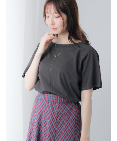 ピグメント加工ボートネックTシャツ