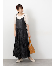 しわ加工フェイクレザーキャミワンピース《2025autumn catalog item》