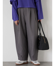 タックカーブパンツ