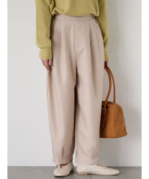 タックカーブパンツ