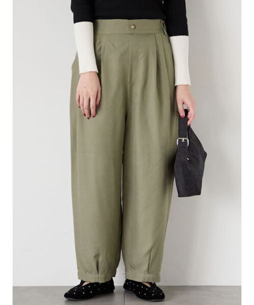 タックカーブパンツ