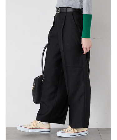 タックストレートパンツ