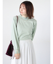 袖口金釦ハイネックニット