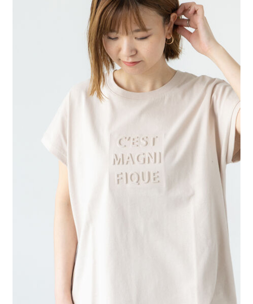 エンボスロゴTシャツ